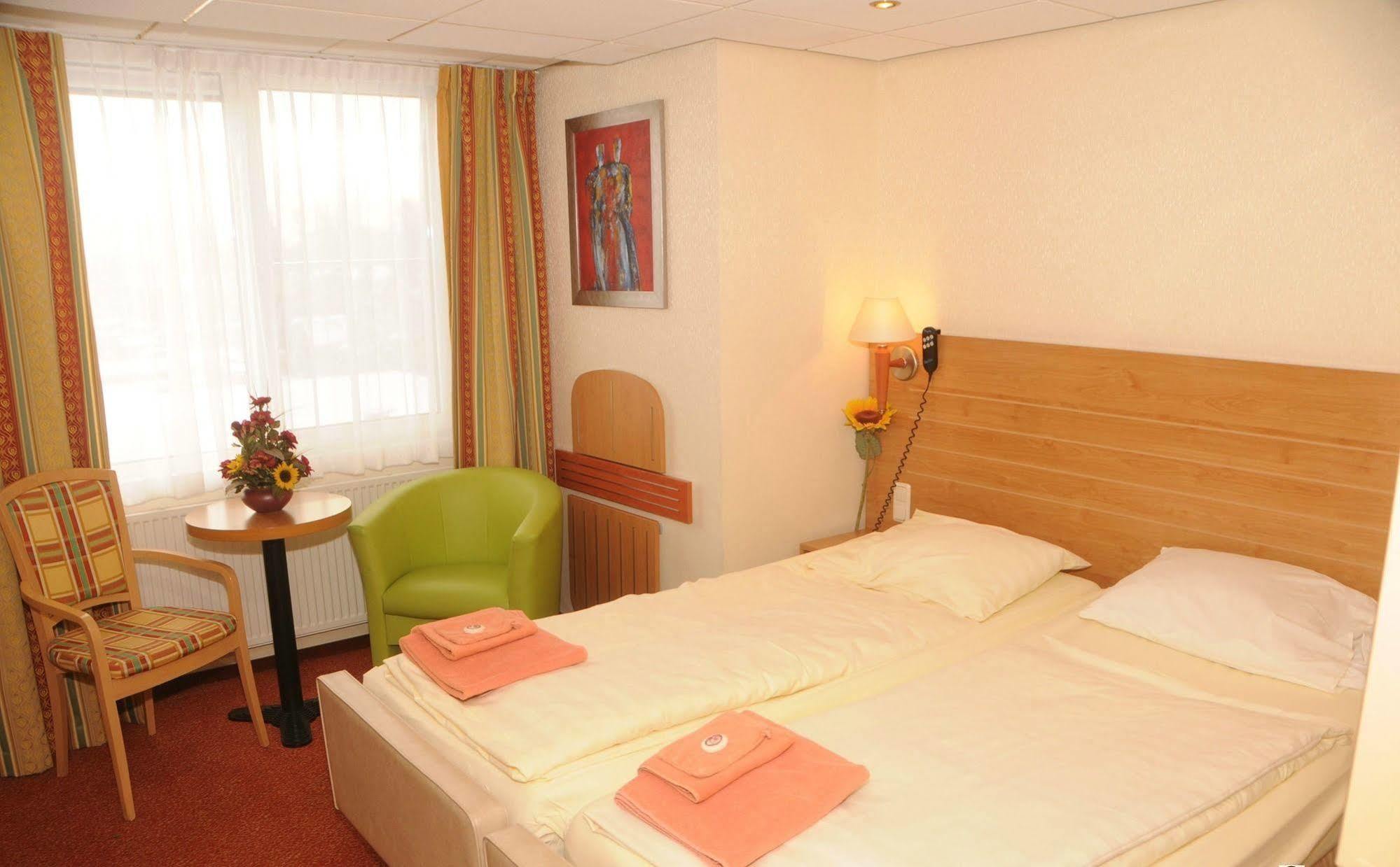 דרונטן Hotel Het Galjoen מראה חיצוני תמונה